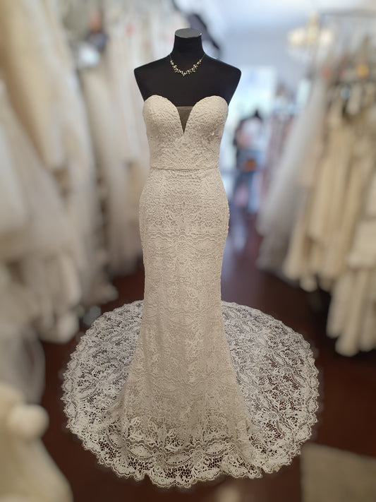 Cotton Lace Sweetheart Gown