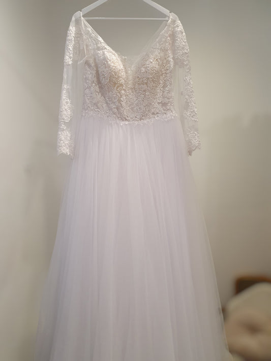 Long Sleeve Lace & Tulle A-Line Gown