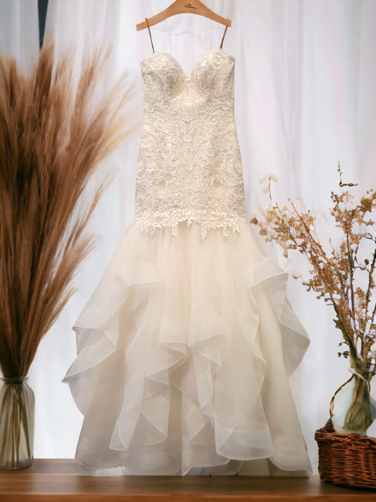Bridal Chic Strapless Sweetheart Gown