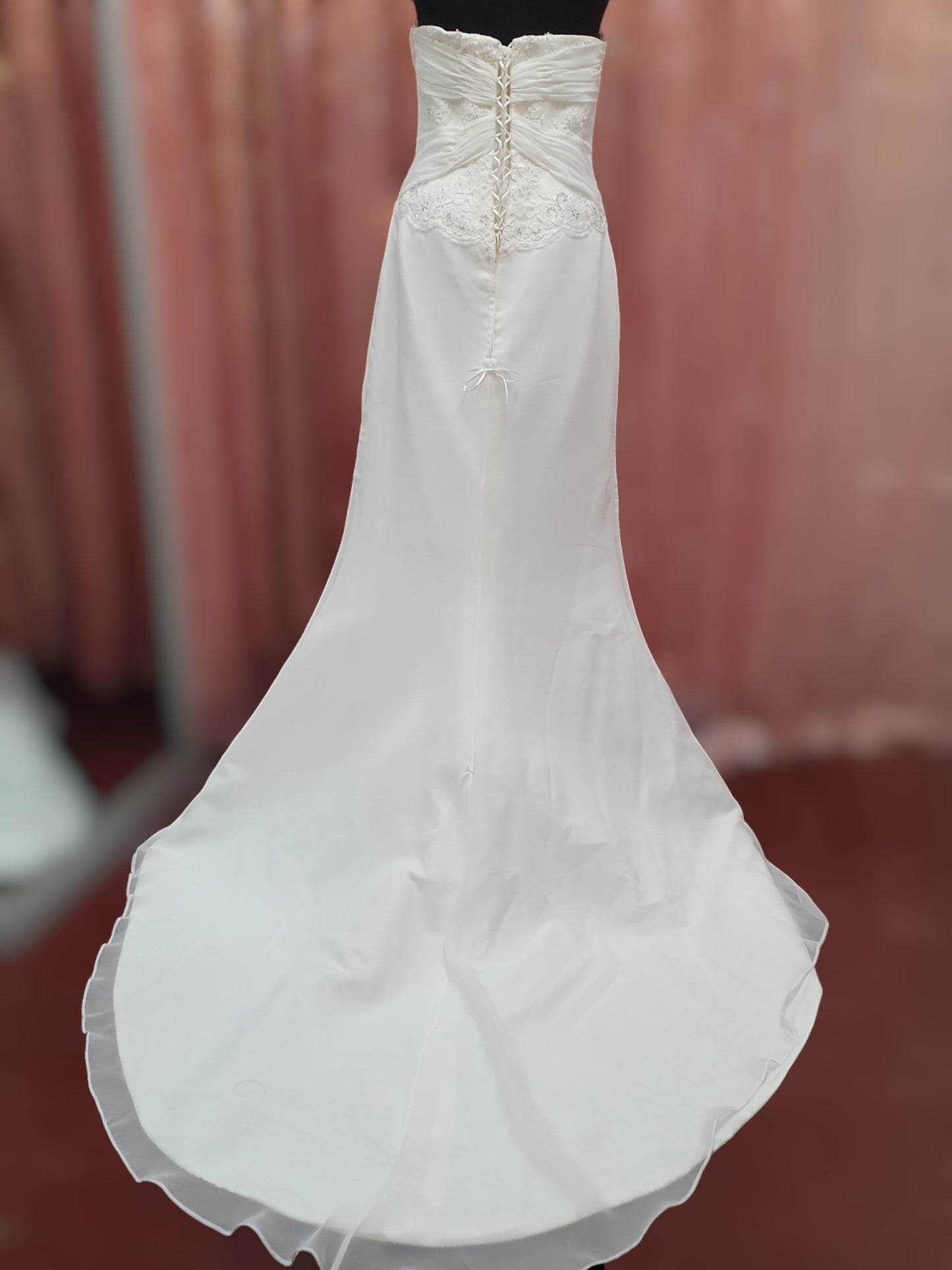 Size 16 Strapless Sweetheart Gown