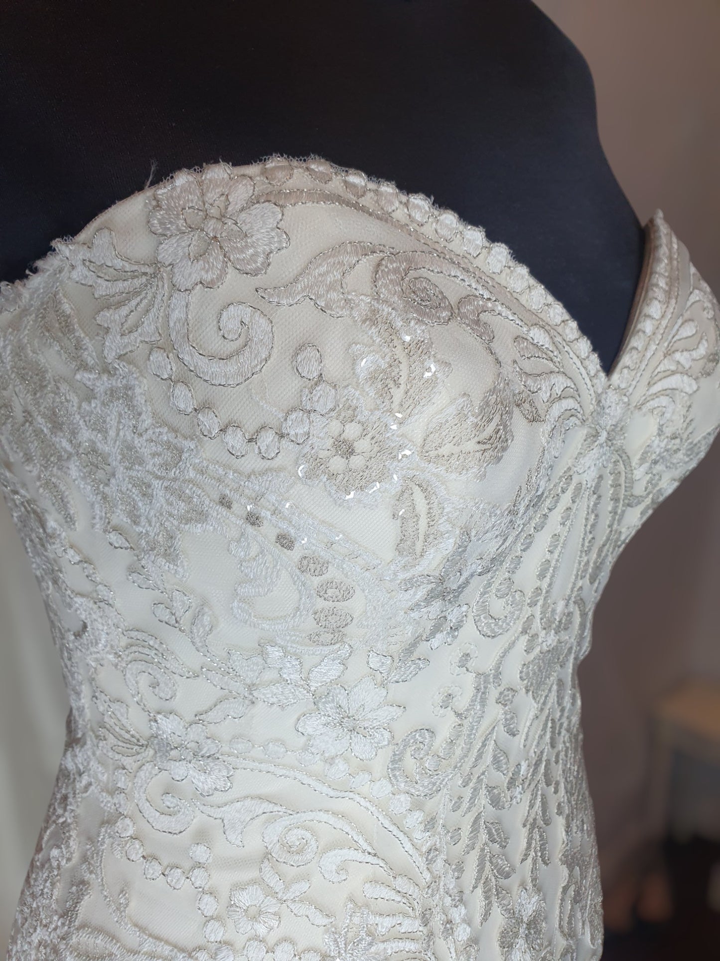 Bridal Chic Strapless Sweetheart Gown