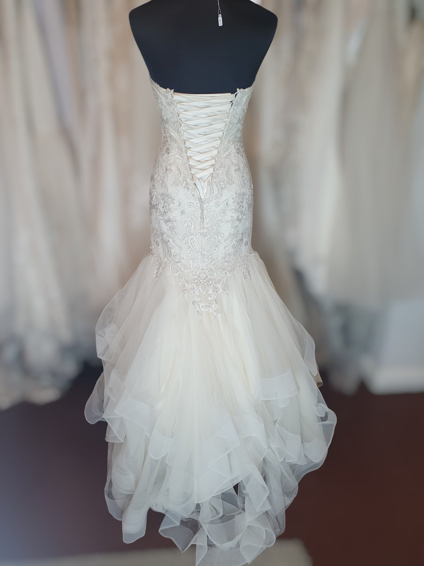 Bridal Chic Strapless Sweetheart Gown