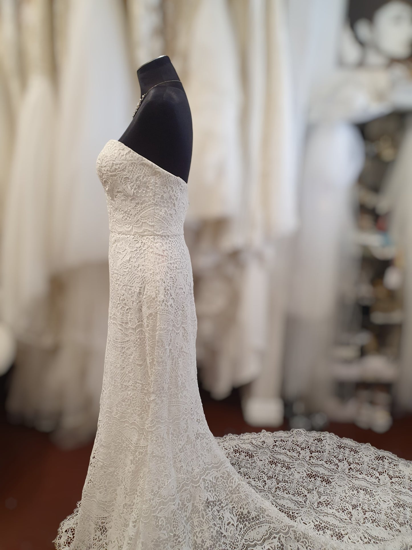 Cotton Lace Sweetheart Gown