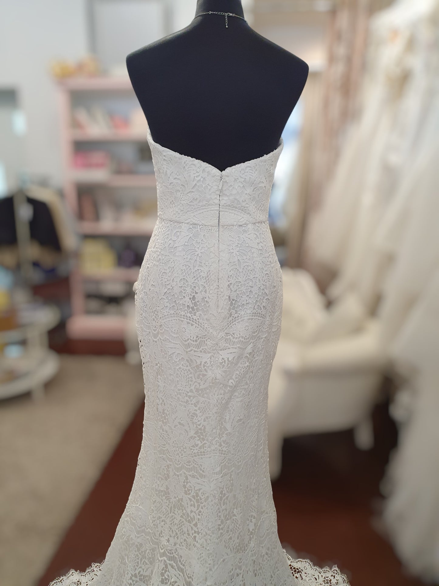 Cotton Lace Sweetheart Gown