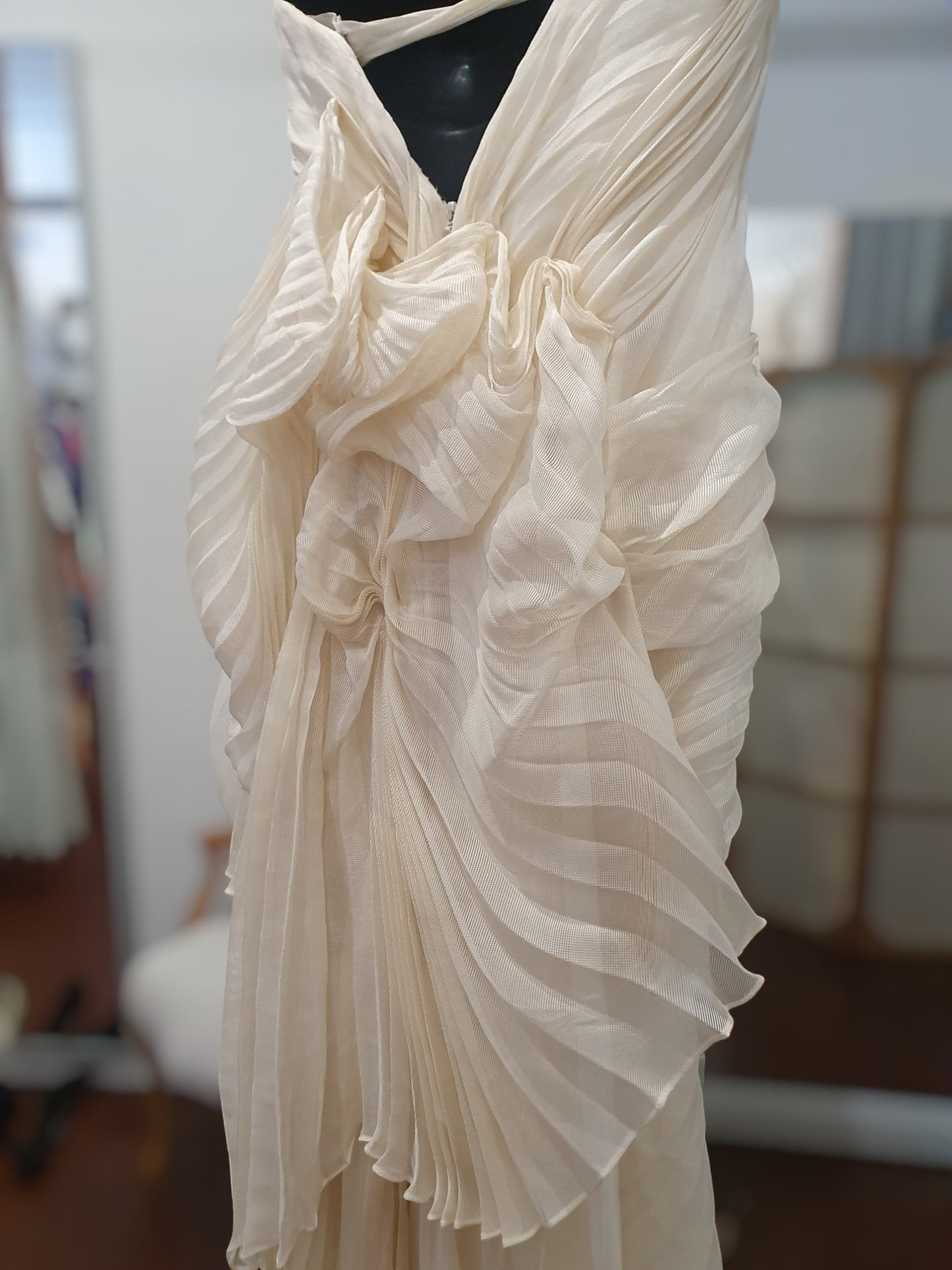Vera Wang Pure Silk Gown