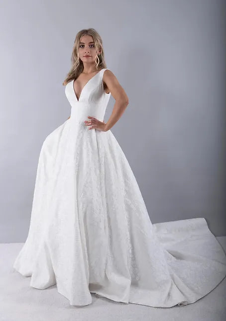 Q'nique Wellesley A-line Gown